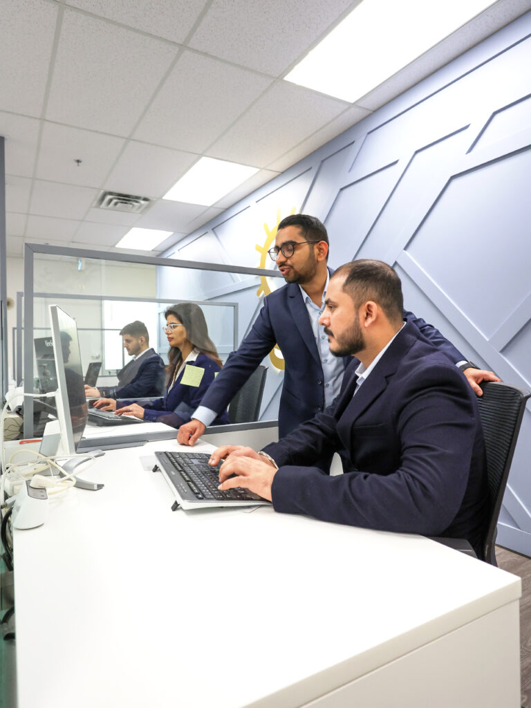 Benefits of Ontario Corporation over Federal Corporation Corporate Accountants working in office